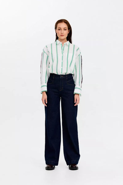 Standing - Blouse