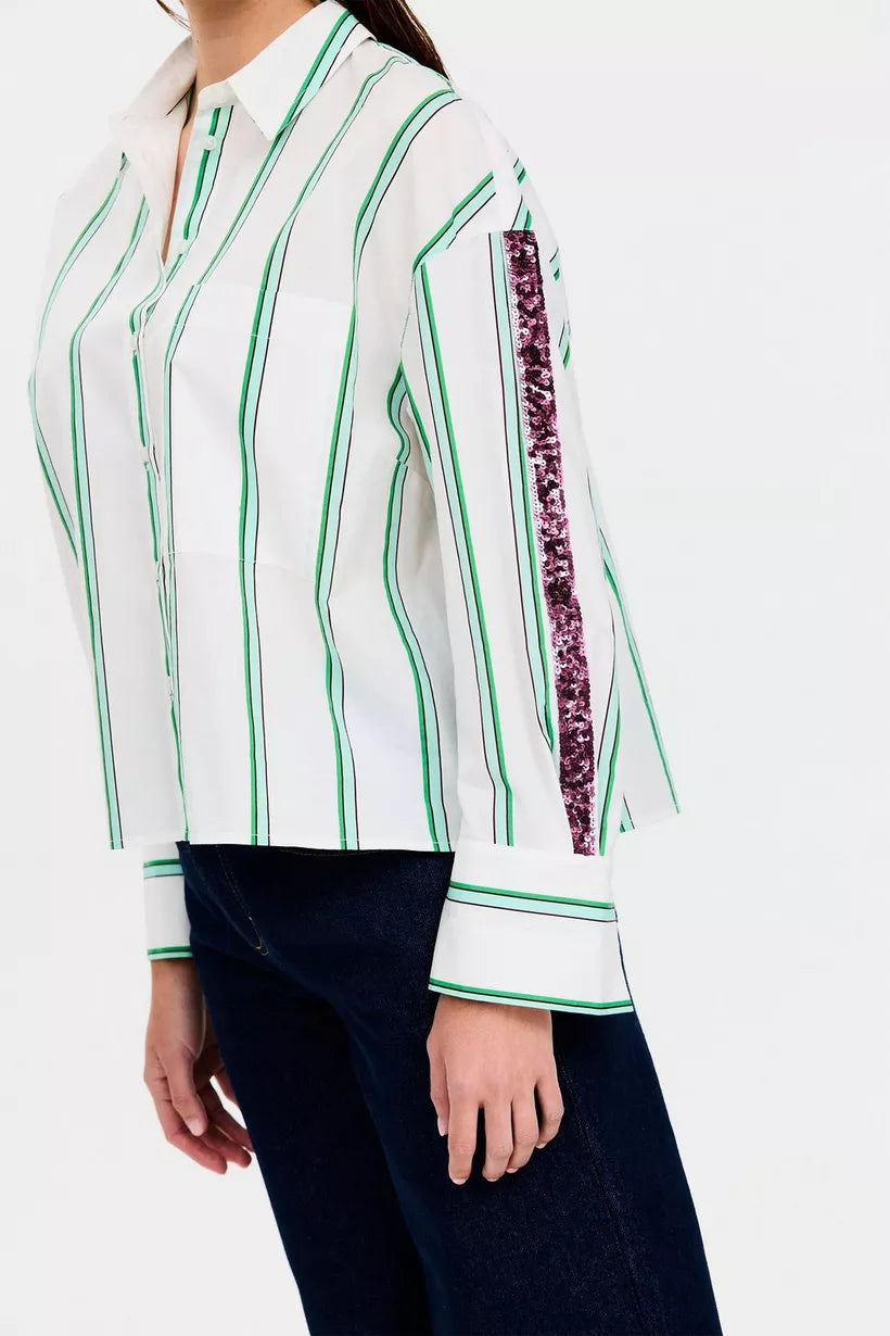 Standing - Blouse